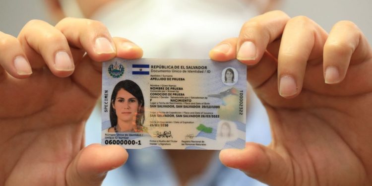 Esta Es La Nueva Y Moderna Tarjeta Del Documento Nico De Identidad