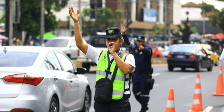 Autoridades Del VMT Despliegan Controles Vehiculares En Varios Puntos