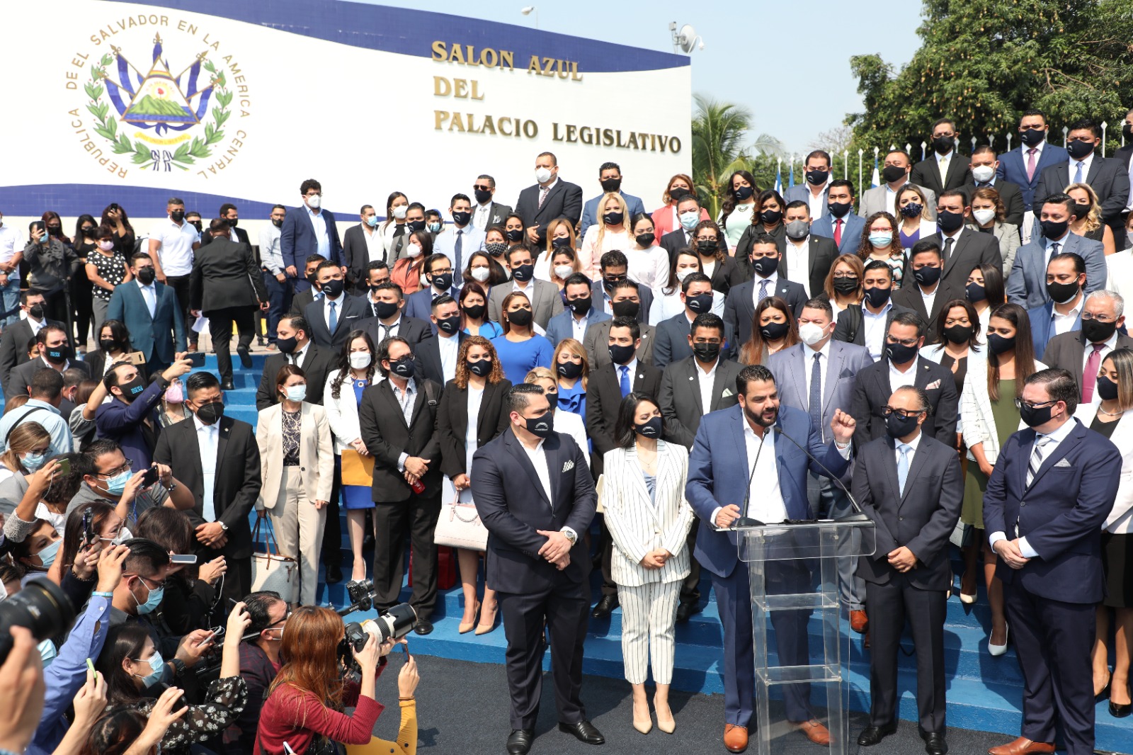 La oposición política cuestiona a los votantes por apoyar a Nuevas