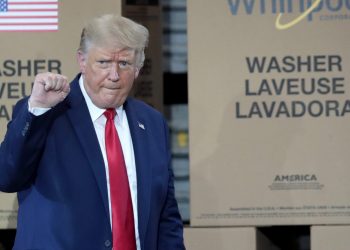 Trump recorre estados contra el reloj