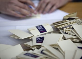 Cierran las mesas de votación del histórico plebiscito constitucional en Chile