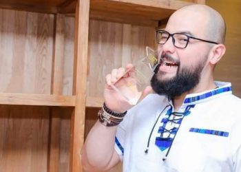 Salvadoreño recibe premio al Docente Innovador 2020 en Pekín