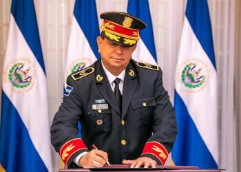 Arriaza Chicas juramentado como nuevo viceministro de Seguridad ad honorem