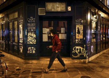 «Última noche de libertad» para 20 millones de franceses antes de toque de queda