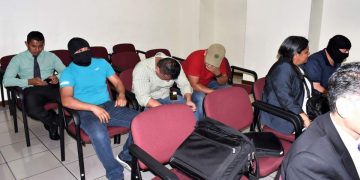 Imputados en caso de muerte de la agente Carla Ayala esperan fallo