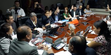 Asamblea Legislativa y gobierno inician discusión de presupuesto 2021