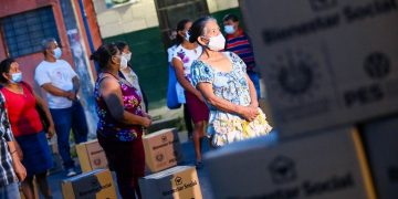 Vendedores del Mercado de San Jacinto beneficiados con paquetes alimentarios