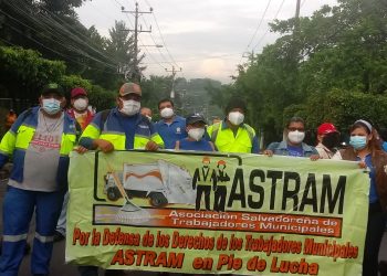 Recolectores de desechos de alcaldía de San Salvador en paro de labores