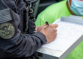 ICE reitera se prepara para ejecutar deportaciones cuando caduquen los TPS