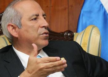 Es acusado de supuesto lavado de dinero, peculado y estafa.