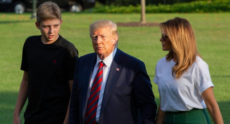 El hijo menor de Donald Trump también contrajo el coronavirus. Foto: AFP.