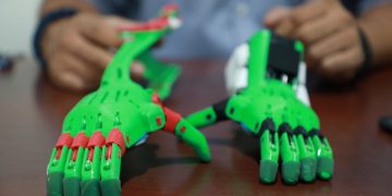 Emprendedores fabrican prótesis en 3D para niños y jóvenes