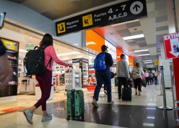 Pasajeros prefieren reembolso por los vuelos cancelados