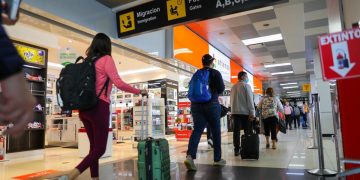 Pasajeros prefieren reembolso por los vuelos cancelados