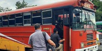 Denuncian aumento al pasaje en unidades R-342 en La Unión