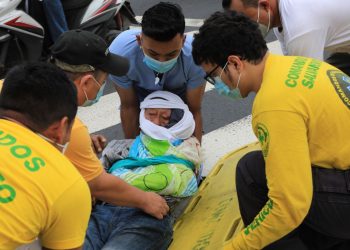 Atropellan a anciano frente a Parque Centenario, en San Salvador