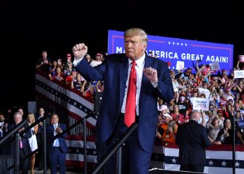 Donald Trump muestra sus mejores pasos de baile al ritmo de «YMCA»