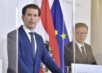 Austria decreta nuevo confinamiento y toque de queda nocturno