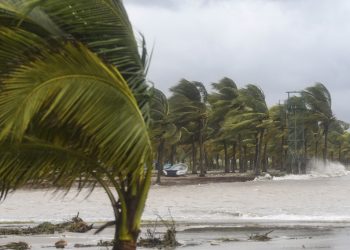 Miles de personas son evacuadas por depresión tropical Eta en Cuba