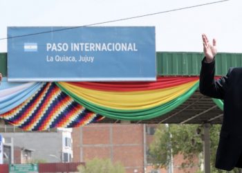 Evo Morales regresa a Bolivia casi un año después de su exilio en Argentina