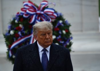Trump aparece en público por primera vez tras resultados preliminares de elecciones en EE.UU.