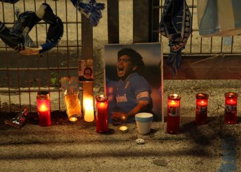 Someterán a una autopsia los restos de Maradona