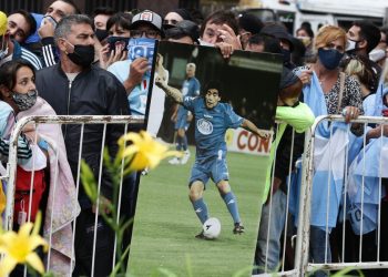 FOTOS / Los momentos más conmovedores frente al féretro de Diego Armando Maradona