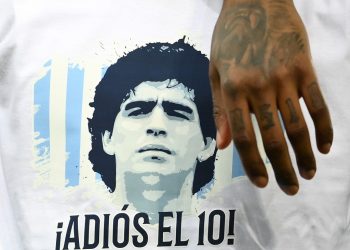 Justicia argentina investiga si hubo negligencia en la muerte de Maradona