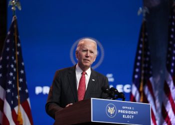 Biden descarta decretar encierro total en EE.UU. por COVID-19 en caso asuma la presidencia