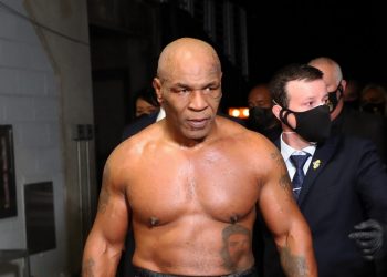 Mike Tyson planea seguir en el ring