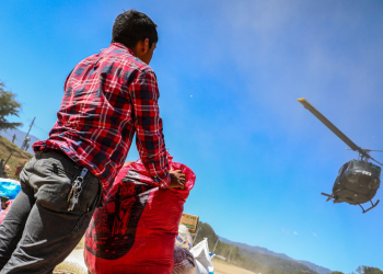 Aeronaves de El Salvador continúan la entrega de alimentos en aldeas de Quiché, en Guatemala