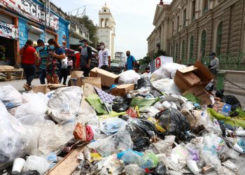 Muyshondt gasta casi medio millón de dólares en servicio de publicidad