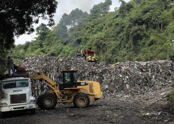 Muyshondt culpa al Gobierno por problema de basura