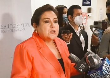 ARENA y FMLN se oponen a la vacuna contra COVID-19 de AstraZeneca y Oxford