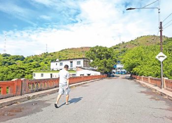 No pueden viajar a Honduras por falta de PCR de laboratorio