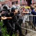 Incidentes en Casa Rosada obligan a retirar féretro de Maradona de capilla ardiente