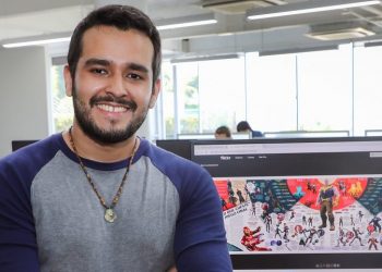 Diseñador salvadoreño recibe distinción desde España
