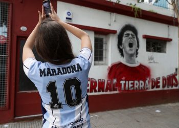 La medida para que Carlos Bilardo no se entere de la muerte de Diego Maradona