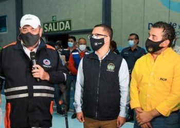 Presidente de Guatemala, Alejandro Giammattei, recibe ayuda de El Salvador para familias afectadas por Eta