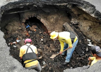 Realizan obras de mitigación en cárcava causada por lluvias en el centro de San Salvador