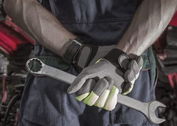 Técnicos automotrices: doctores de vehículos y salvadores de vidas
