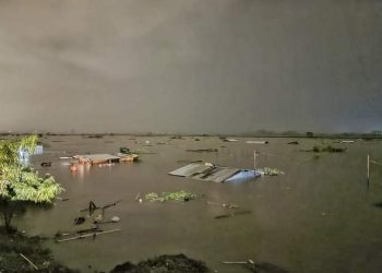 Depresión tropical Eta desbordó ríos e inundó hogares en Honduras