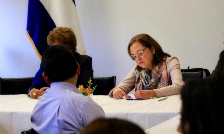 Acuerdos. La canciller se encuentra en Washington, EE. UU., para lograr más proyectos para la diáspora.
Foto Cortesía.