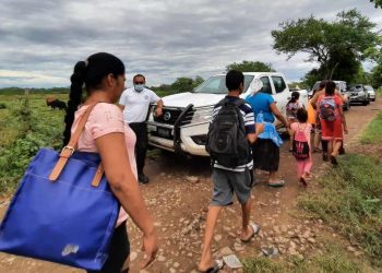 Familias son evacuadas en la zona baja del río Goascorán