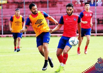 Jaime Alas y Roberto Dominguez buscan boletos de clasificación en Liga Concacaf y Copa Suramericana, repectivamente