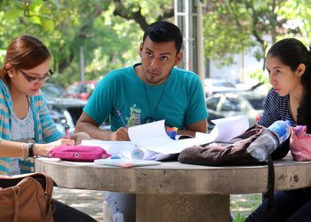 UES suspende actividades académicas por tormenta tropical Iota
