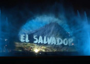 Sin fronteras: homenajean el aporte de salvadoreños en el exterior en su día