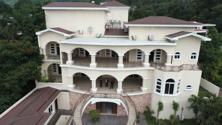 Casa propiedad de expresidente Elías Antonio Saca. Foto/DES