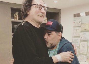 Charly García se despide de Maradona con una emotiva carta escrita a mano