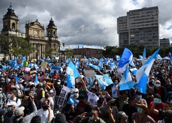 Guatemaltecos repudian al Gobierno y al Congreso